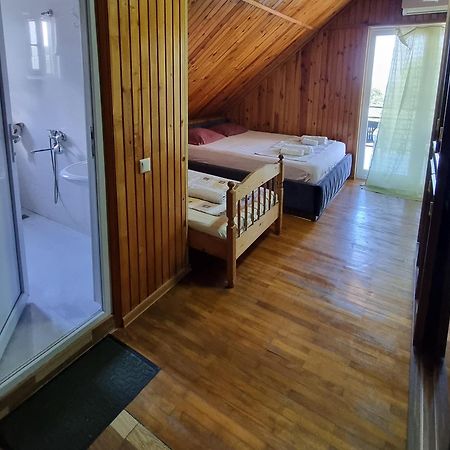 Hotel David Dali House Batumi Esterno foto