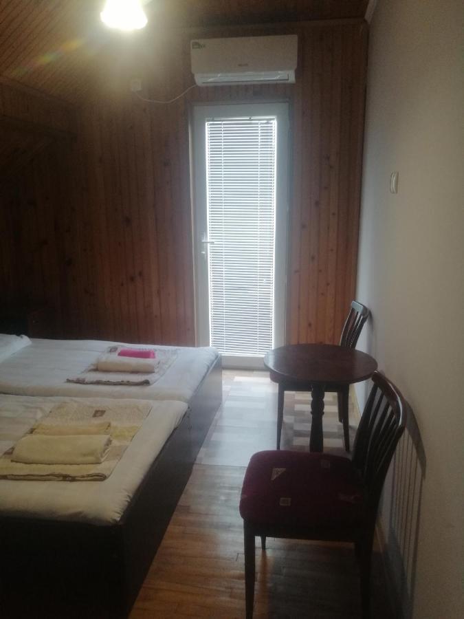 Hotel David Dali House Batumi Esterno foto