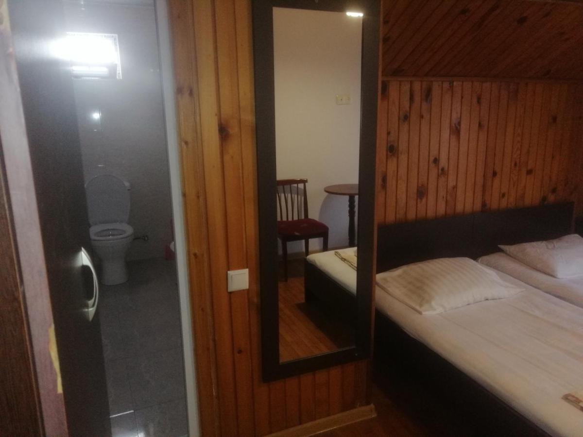 Hotel David Dali House Batumi Esterno foto