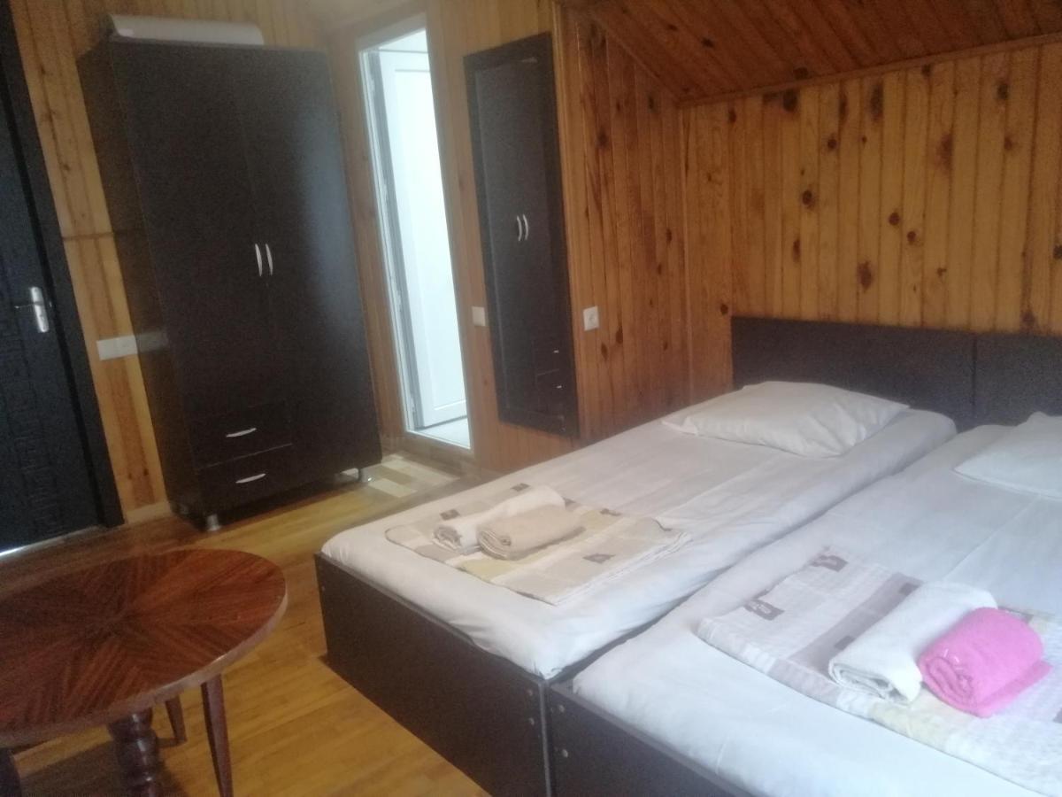 Hotel David Dali House Batumi Esterno foto