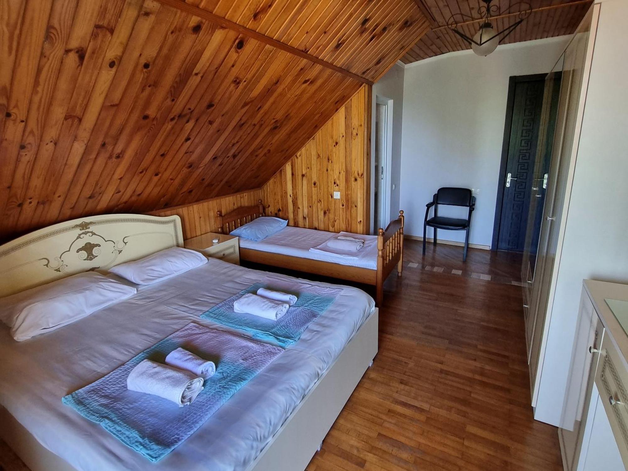 Hotel David Dali House Batumi Esterno foto