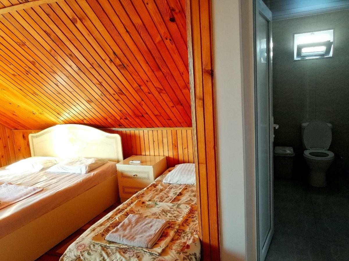 Hotel David Dali House Batumi Esterno foto